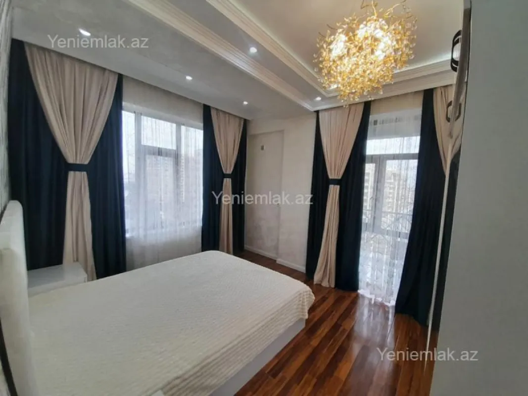 Satılır 3 otaqlı yeni tikili 80 m²