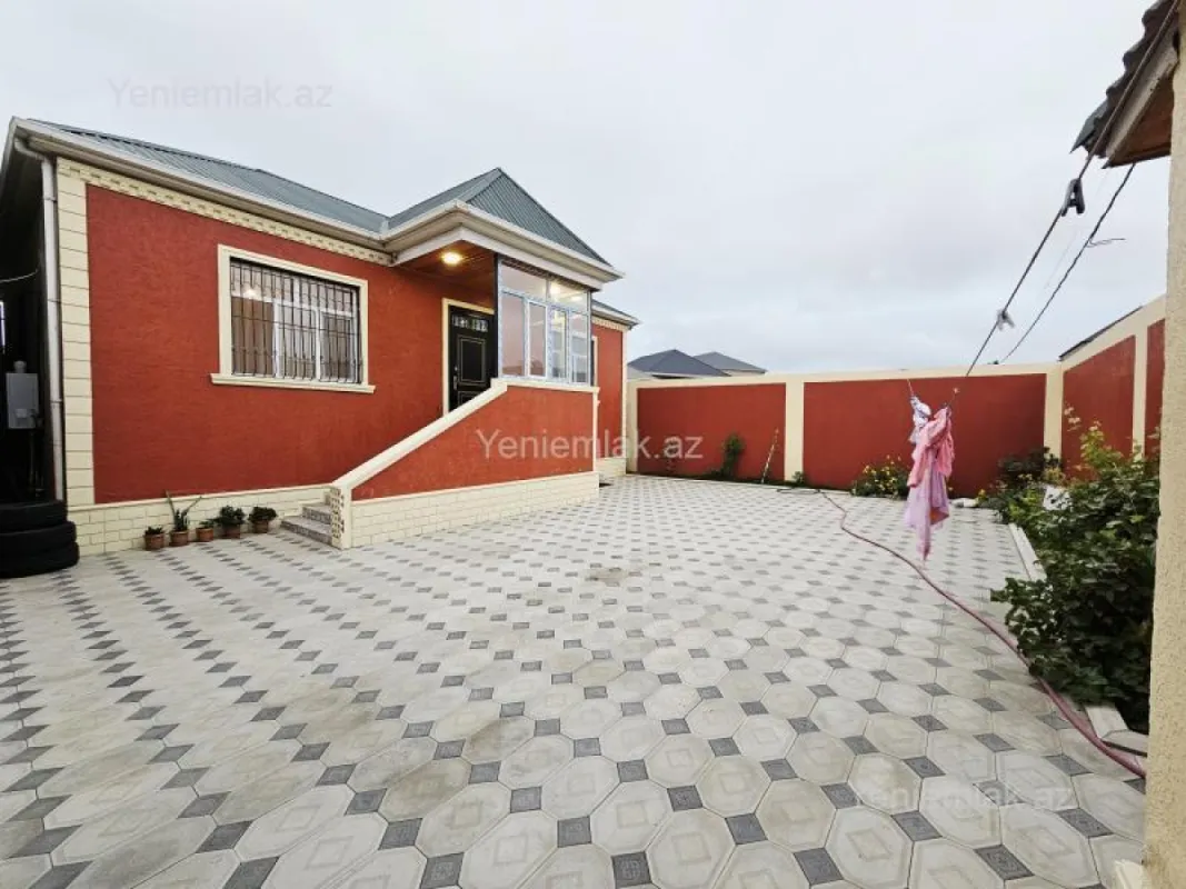 Satılır 4 otaqlı həyət evi 120 m²