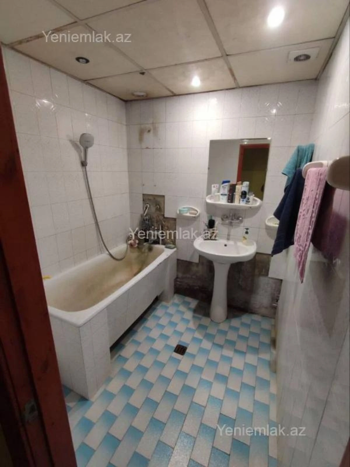 Satılır 4 otaqlı köhnə tikili 100 m²