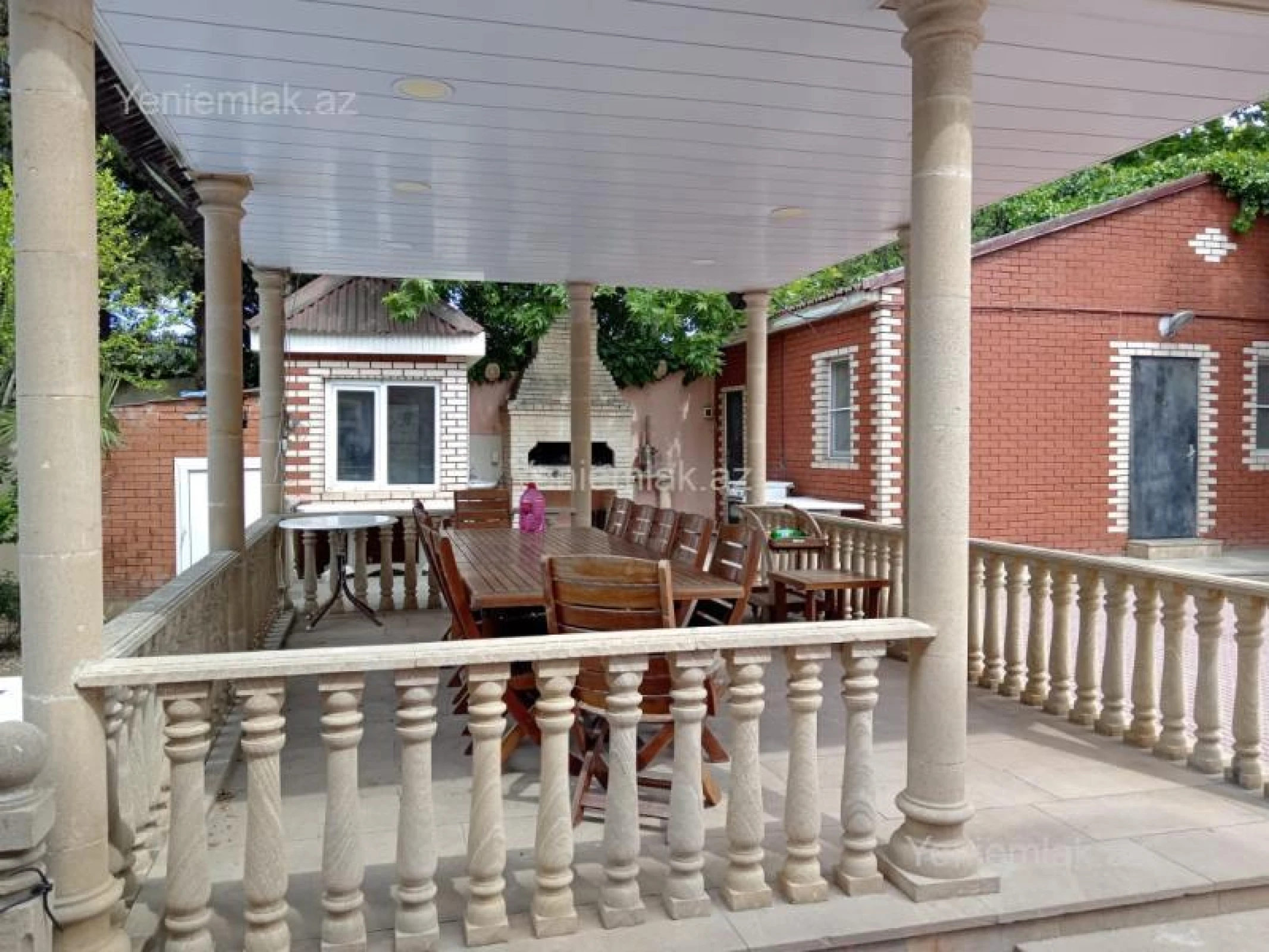 Satılır 6 otaqlı həyət evi 350 m²