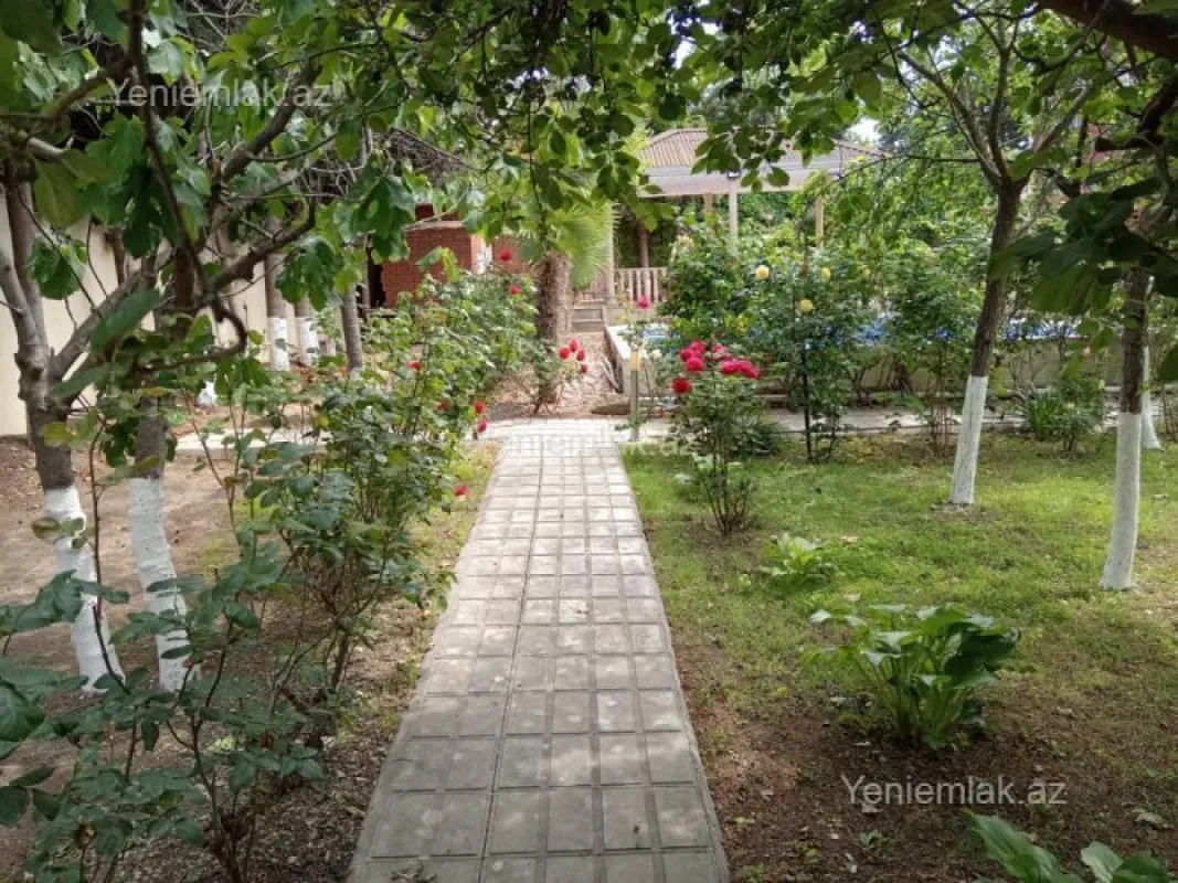 Satılır 6 otaqlı həyət evi 350 m²