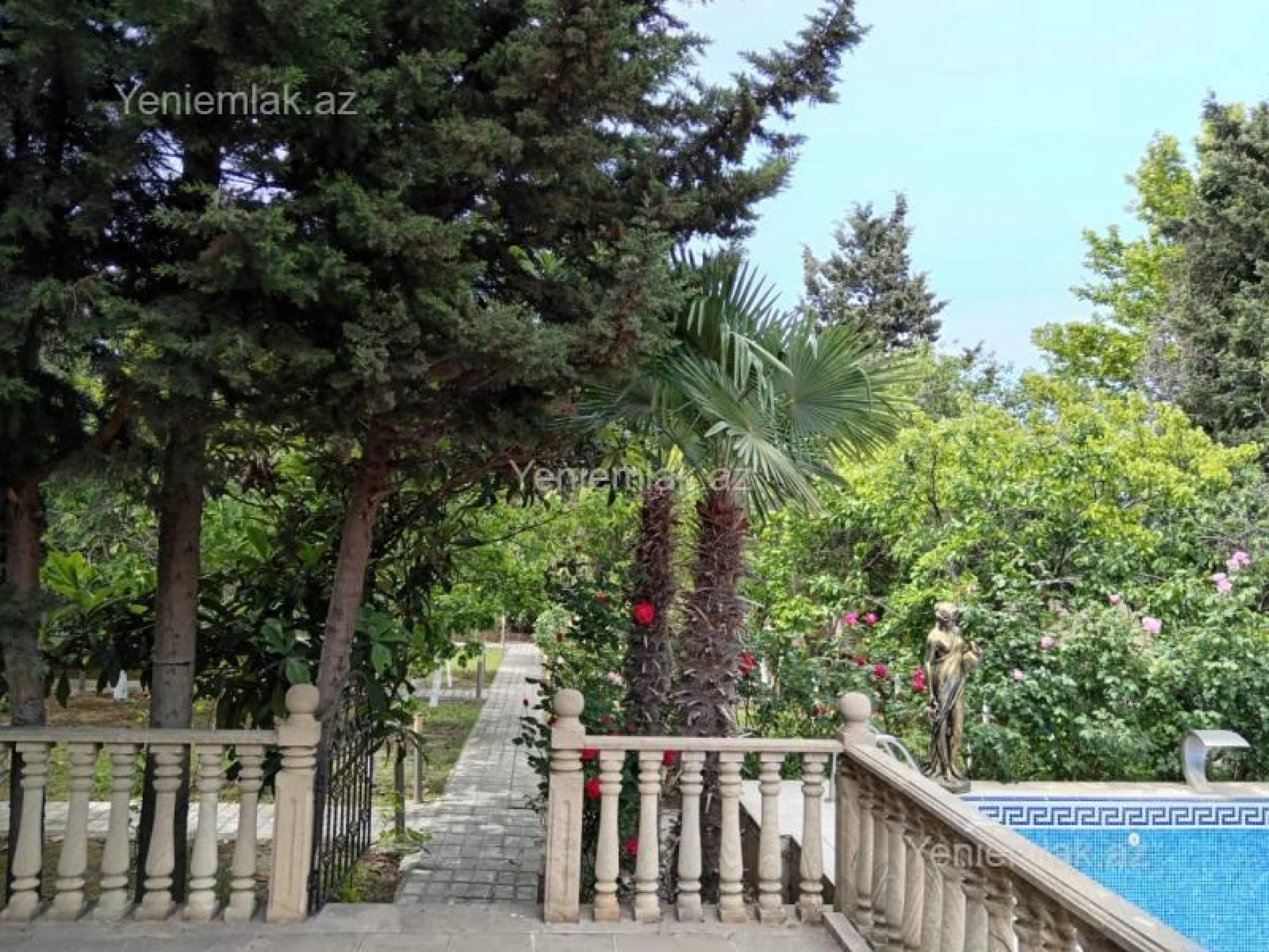 Satılır 6 otaqlı həyət evi 350 m²