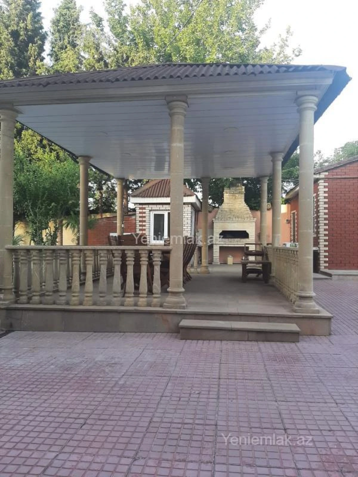 Satılır 6 otaqlı həyət evi 350 m²