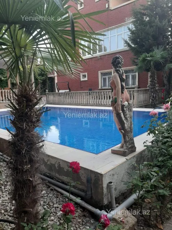 Satılır 6 otaqlı həyət evi 350 m²