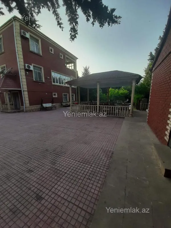 Satılır 6 otaqlı həyət evi 350 m²