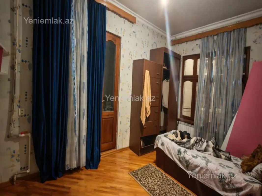 Satılır 3 otaqlı köhnə tikili 80 m²