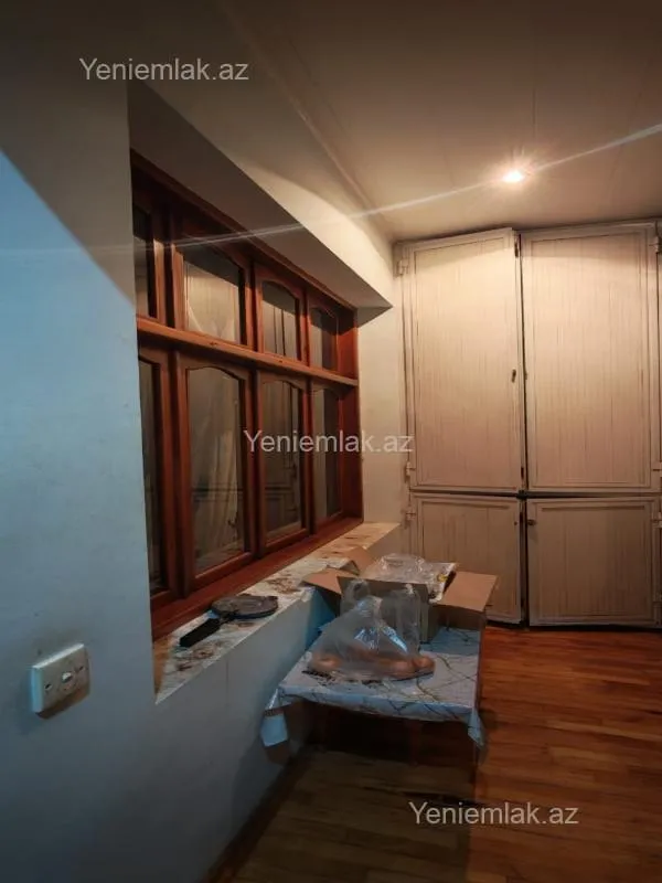 Satılır 3 otaqlı köhnə tikili 80 m²