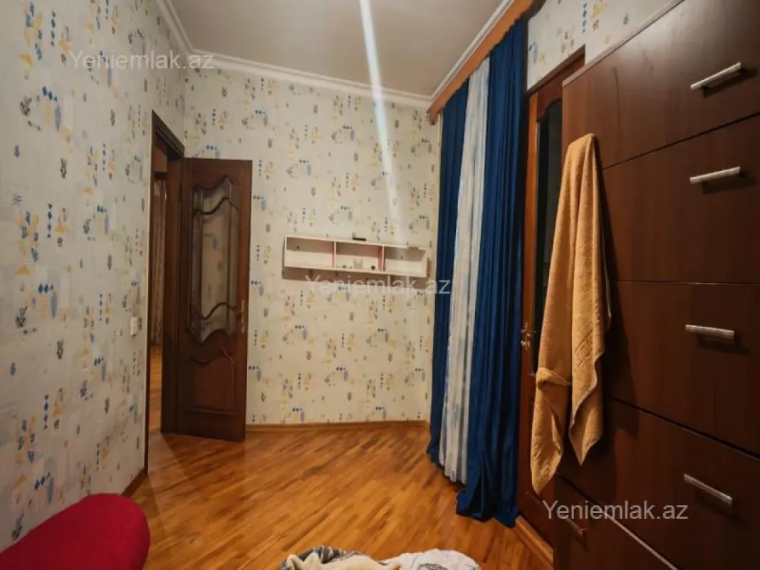 Satılır 3 otaqlı köhnə tikili 80 m²