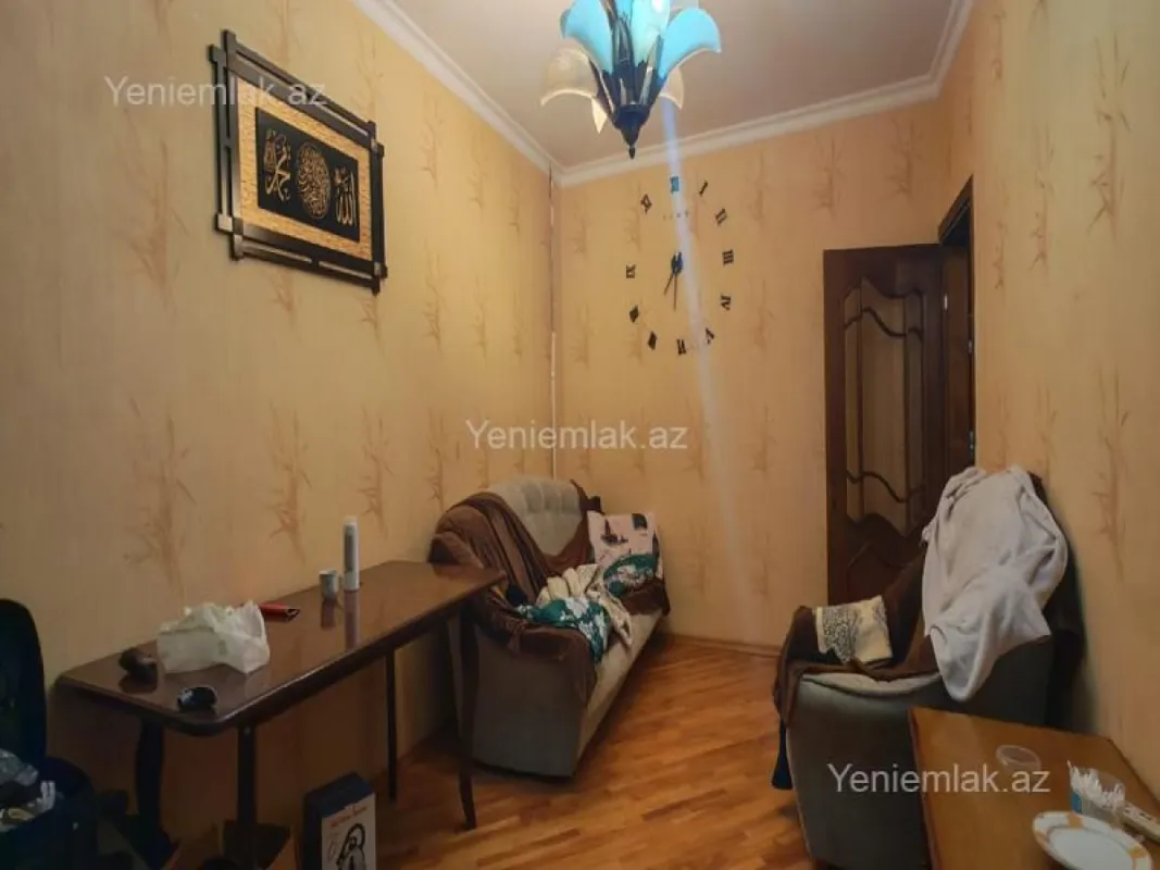 Satılır 3 otaqlı köhnə tikili 80 m²