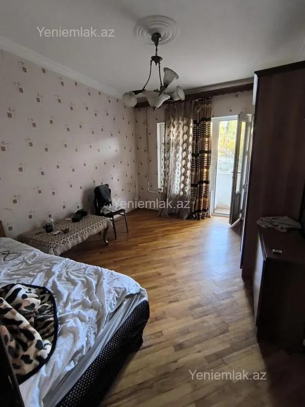 Satılır 3 otaqlı köhnə tikili 80 m²