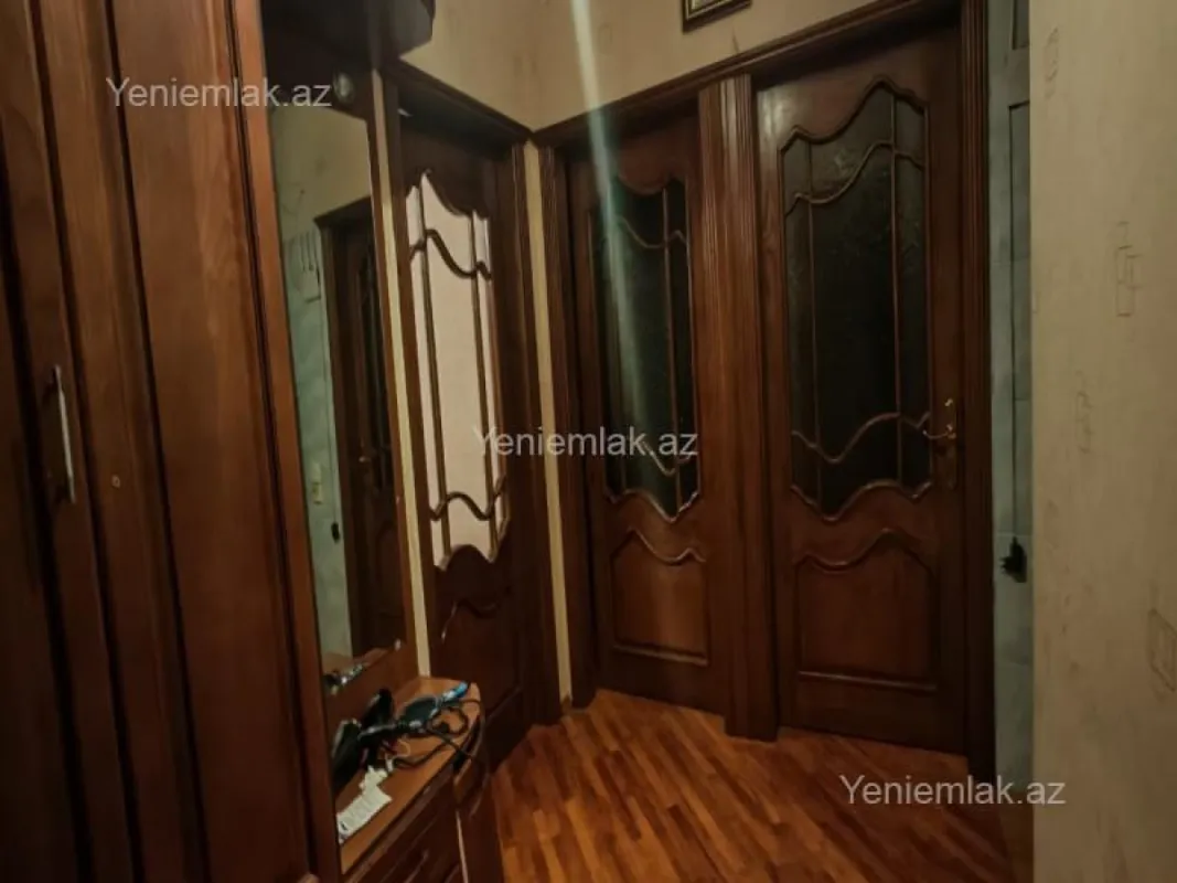 Satılır 3 otaqlı köhnə tikili 80 m²