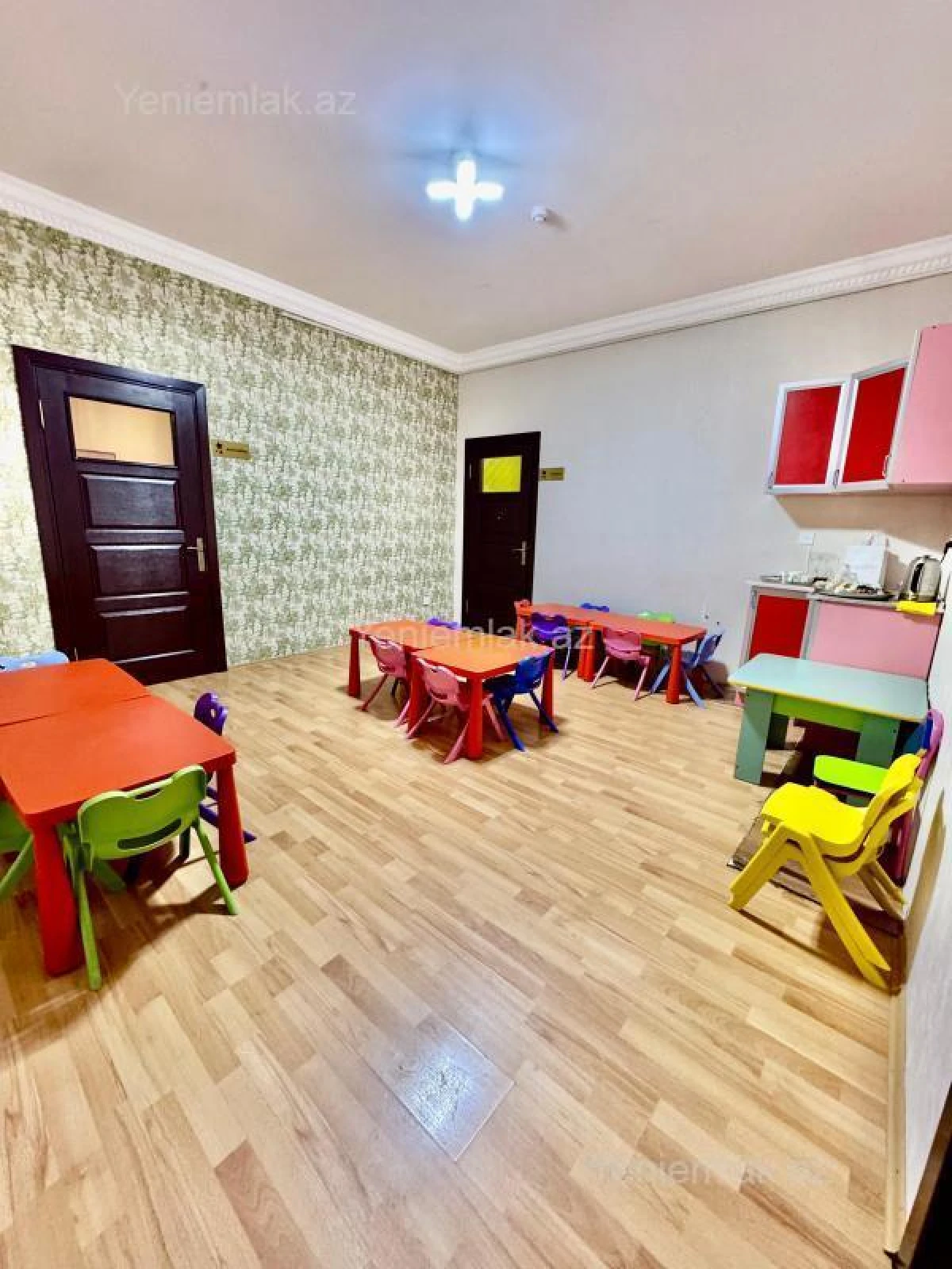 Satılır 16 otaqlı obyekt 2000 m²