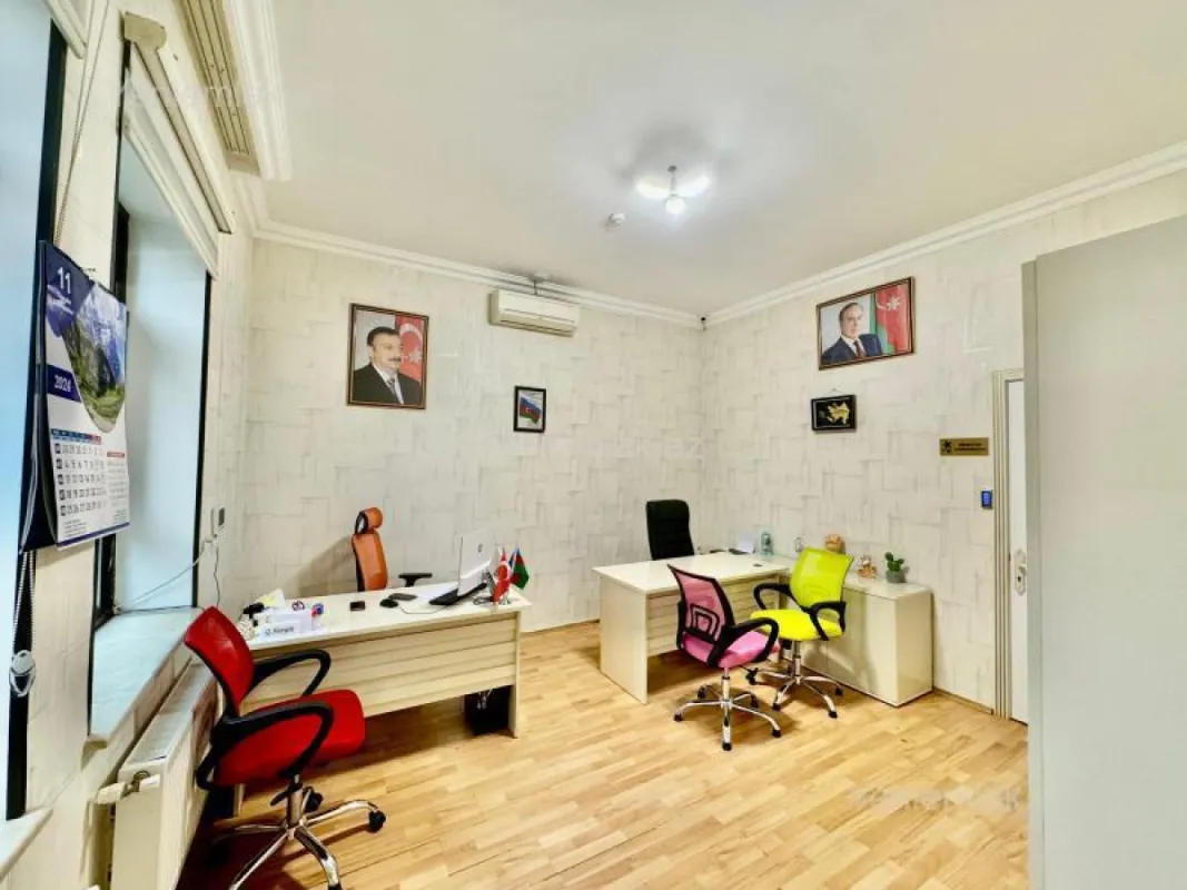 Satılır 16 otaqlı obyekt 2000 m²