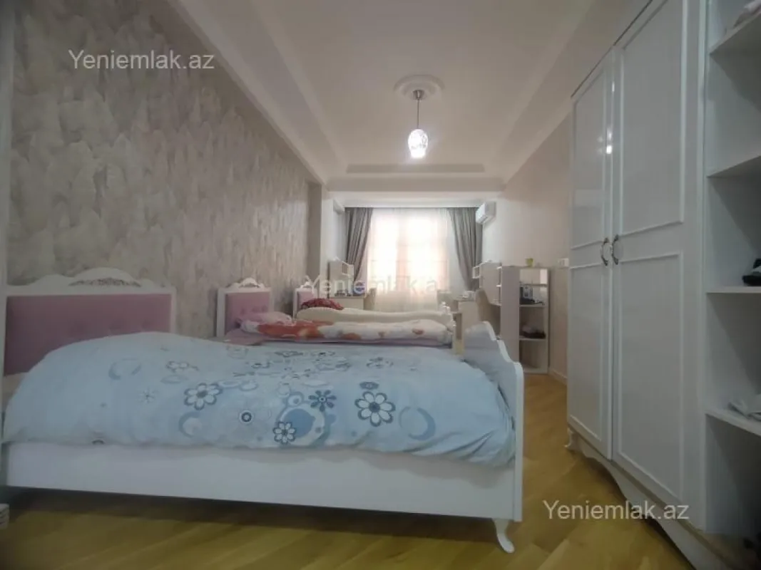 Satılır 4 otaqlı yeni tikili 220 m²