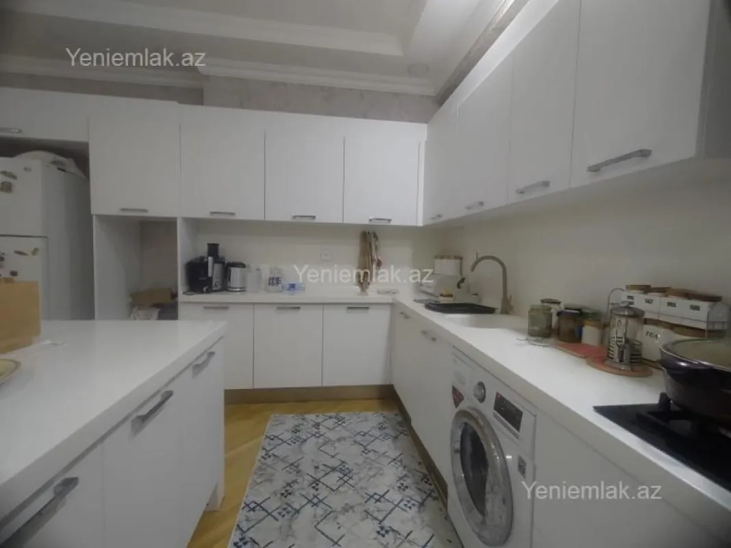 Satılır 4 otaqlı yeni tikili 220 m²