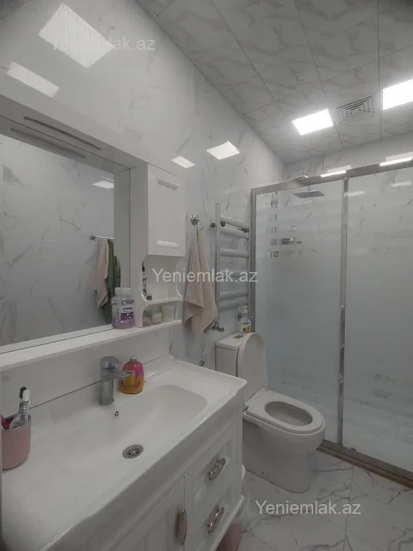 Satılır 4 otaqlı yeni tikili 220 m²