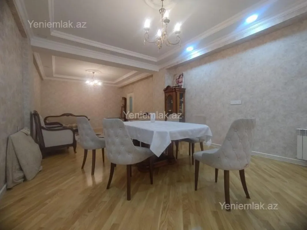 Satılır 4 otaqlı yeni tikili 220 m²