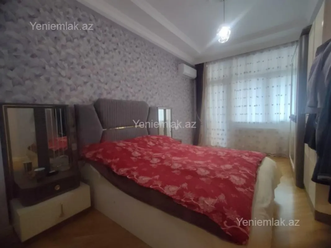 Satılır 4 otaqlı yeni tikili 220 m²