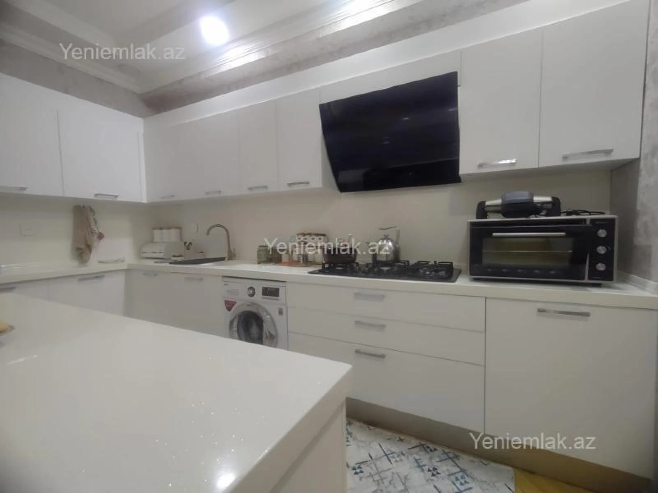 Satılır 4 otaqlı yeni tikili 220 m²