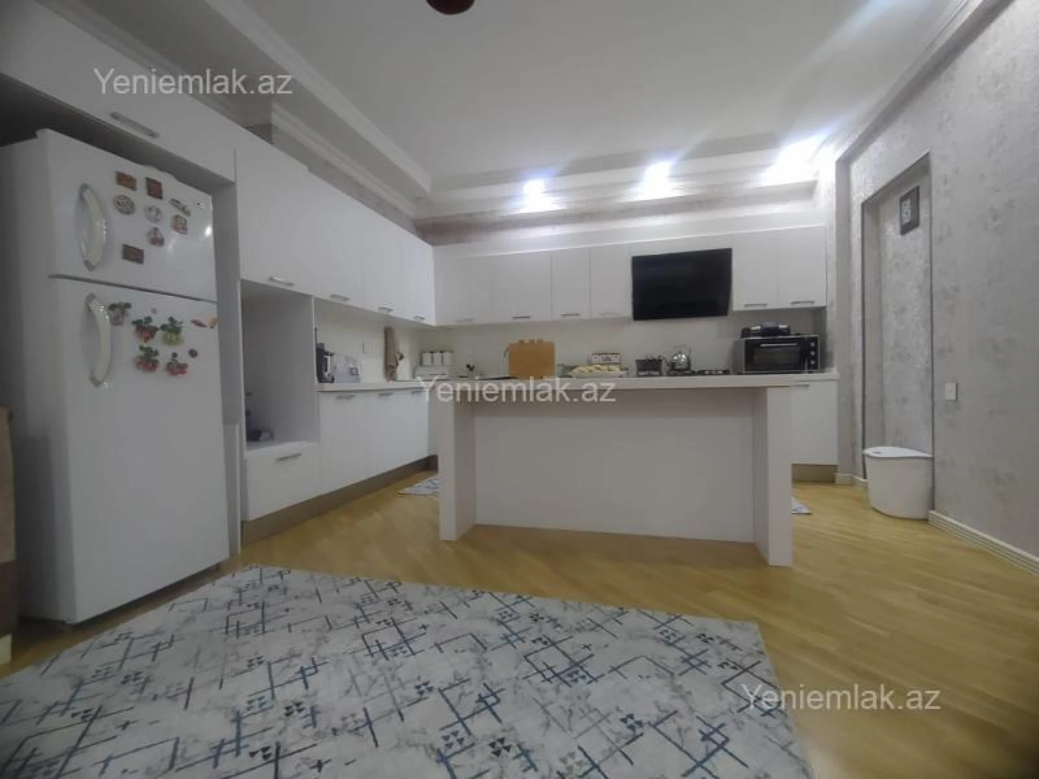 Satılır 4 otaqlı yeni tikili 220 m²