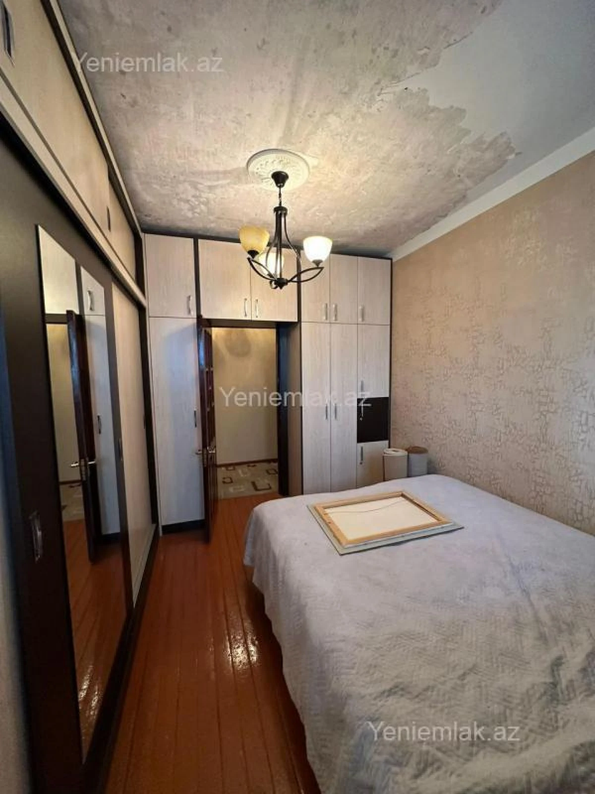 Satılır 2 otaqlı köhnə tikili 65 m²