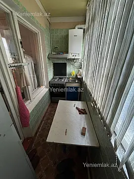 Satılır 2 otaqlı köhnə tikili 65 m²