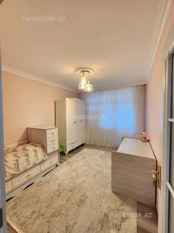 Satılır 5 otaqlı köhnə tikili 110 m²