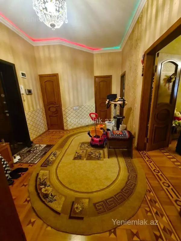 Satılır 3 otaqlı yeni tikili 110 m²