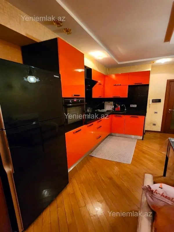 Satılır 3 otaqlı yeni tikili 76 m²