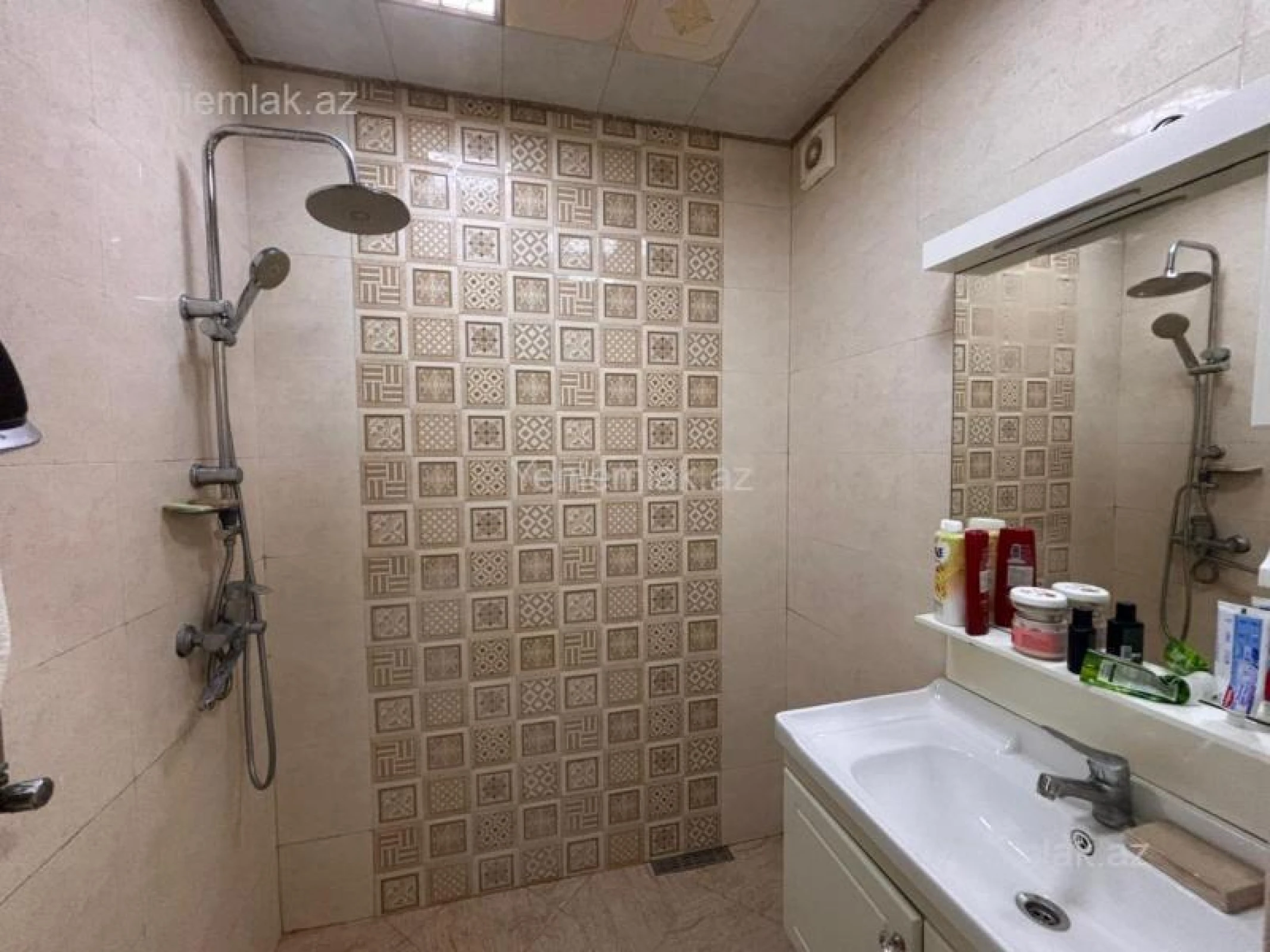 Satılır 4 otaqlı köhnə tikili 95 m²