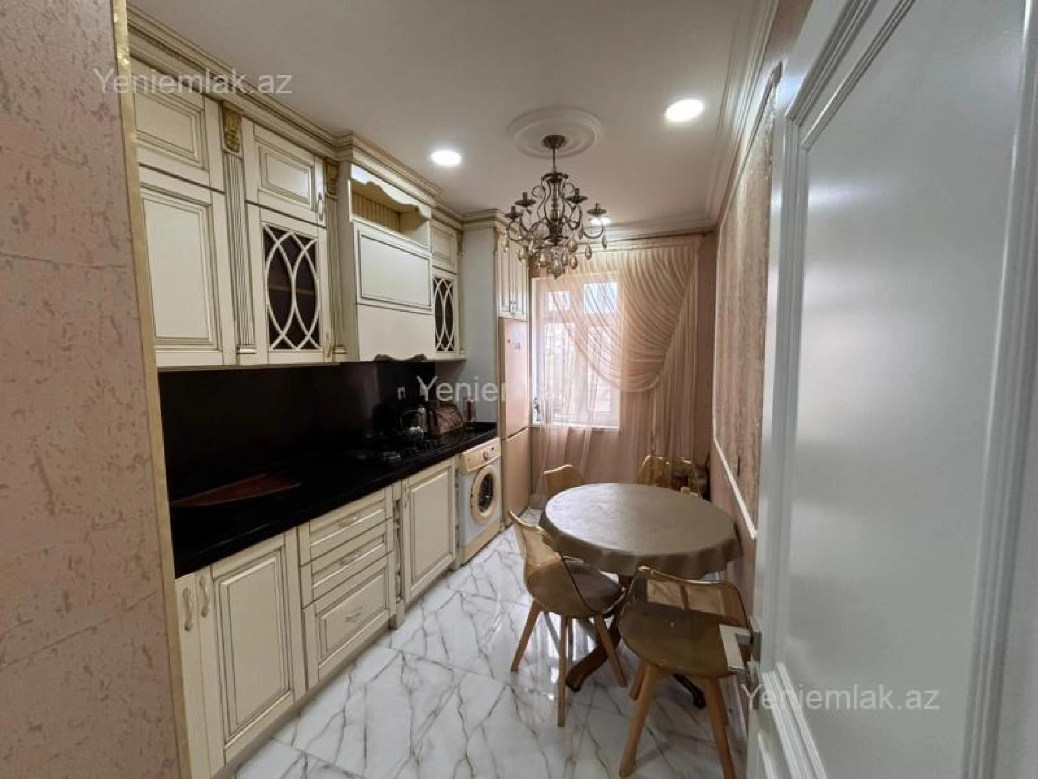 Satılır 4 otaqlı köhnə tikili 95 m²
