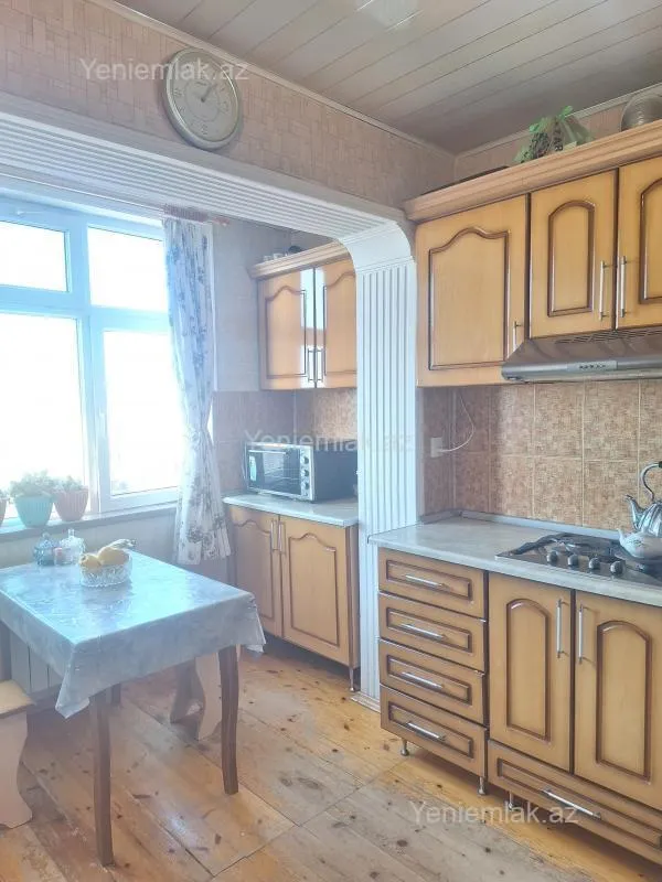 Satılır 2 otaqlı köhnə tikili 60 m²