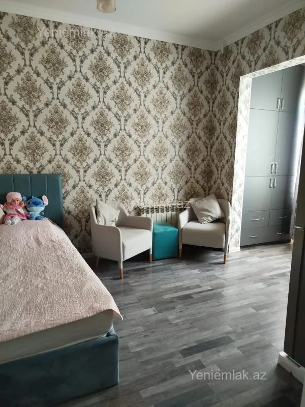 Satılır 4 otaqlı köhnə tikili 100 m²