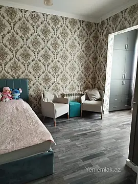 Satılır 4 otaqlı köhnə tikili 100 m²