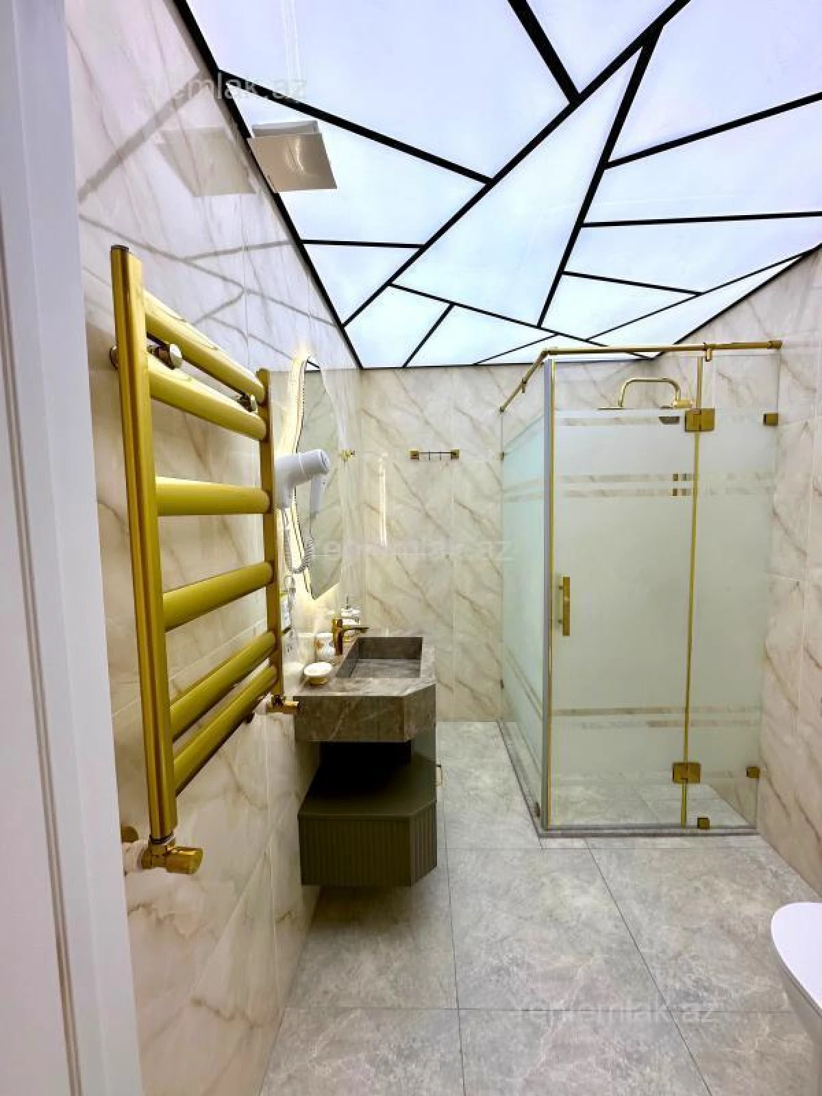 Satılır 3 otaqlı yeni tikili 105 m²