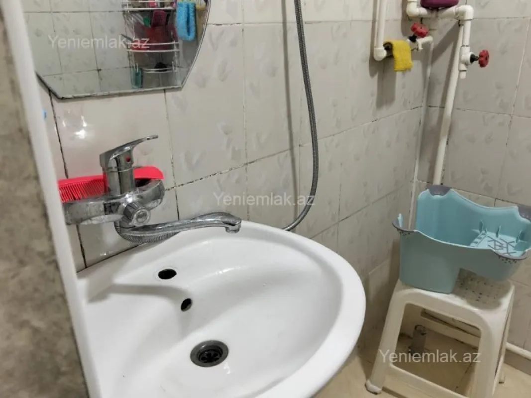Satılır 3 otaqlı köhnə tikili 69 m²