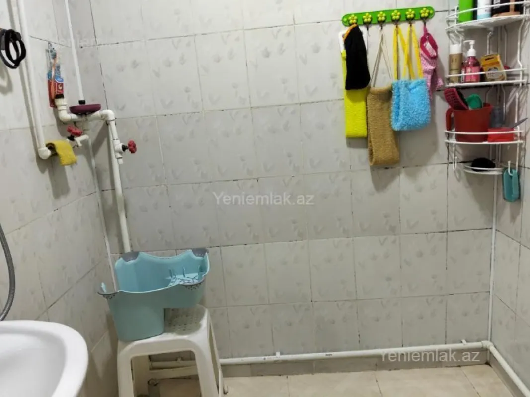 Satılır 3 otaqlı köhnə tikili 69 m²