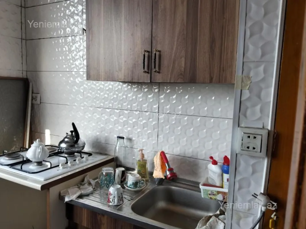 Satılır 2 otaqlı köhnə tikili 47 m²