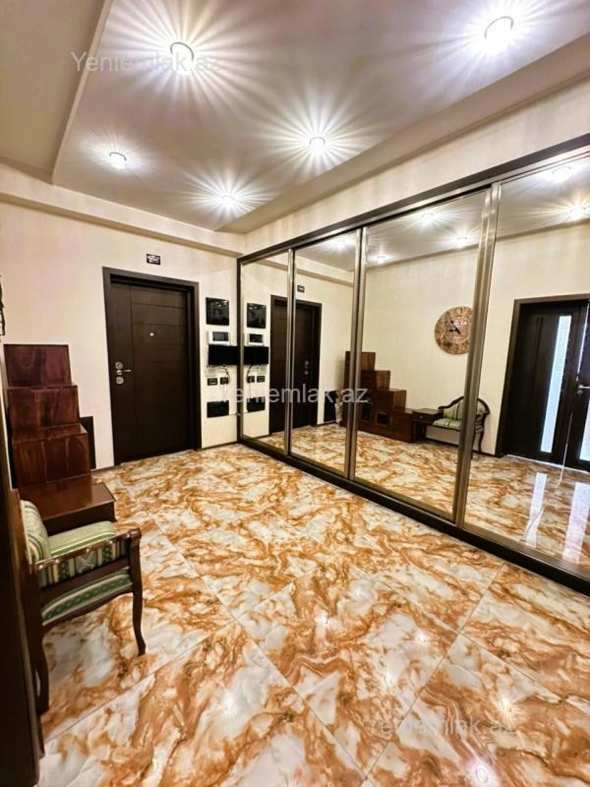 Satılır 3 otaqlı yeni tikili 130 m²