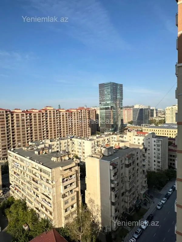Satılır 3 otaqlı yeni tikili 130 m²