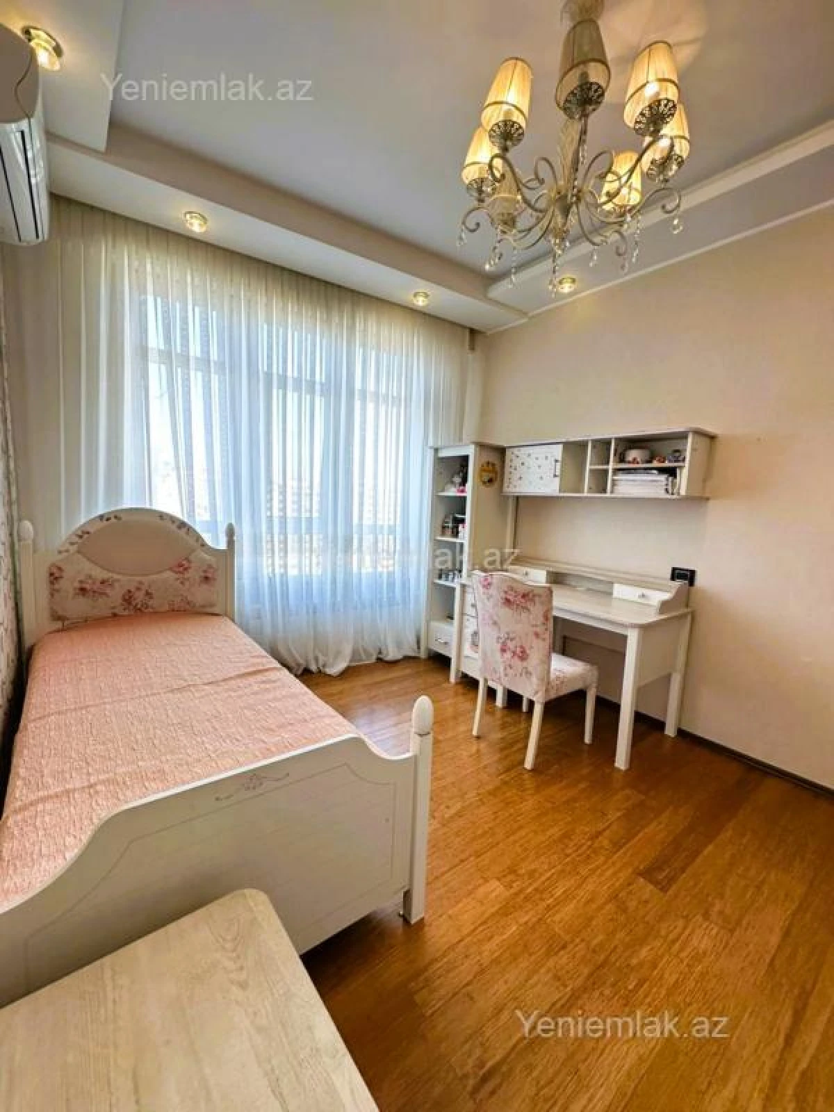 Satılır 3 otaqlı yeni tikili 130 m²