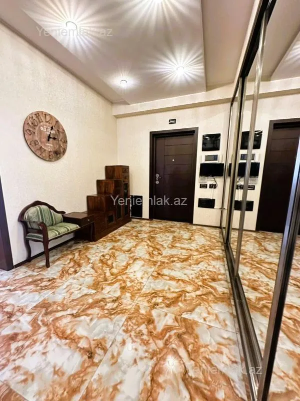 Satılır 3 otaqlı yeni tikili 130 m²