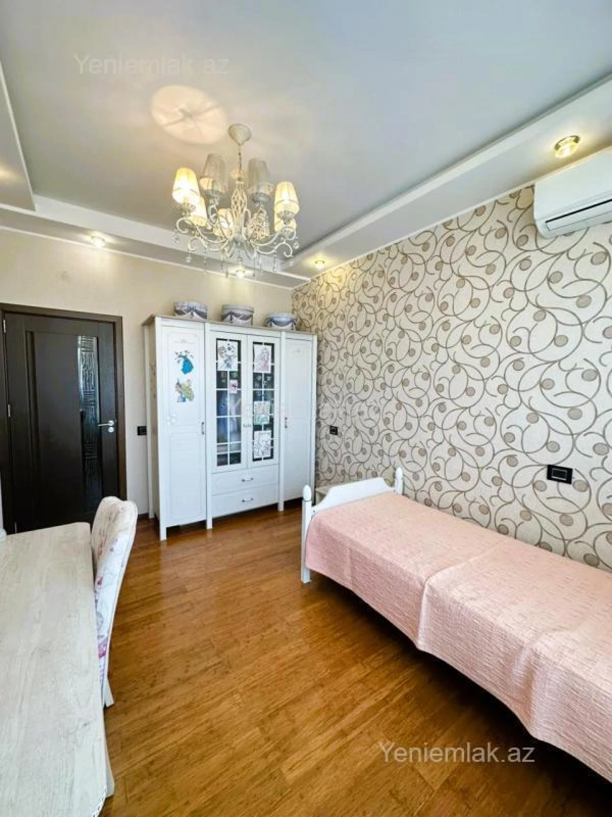 Satılır 3 otaqlı yeni tikili 130 m²