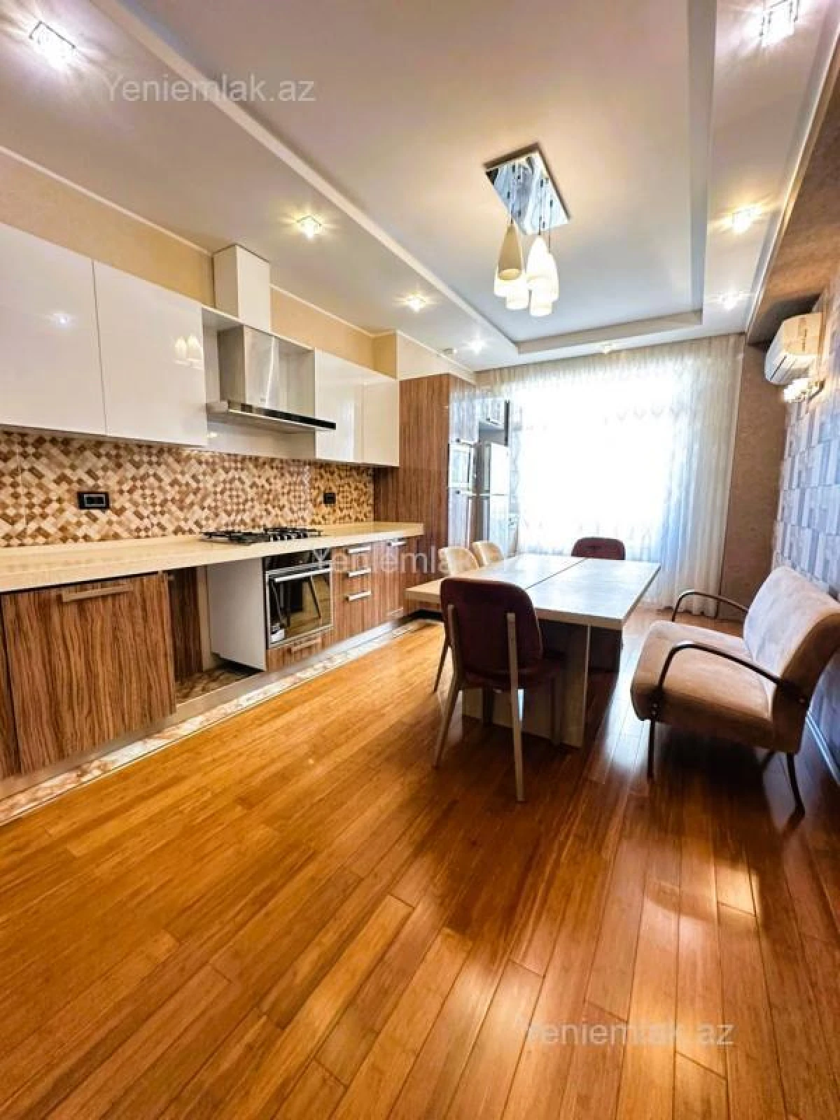 Satılır 3 otaqlı yeni tikili 130 m²