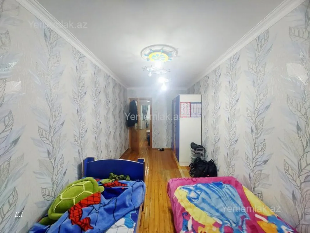 Satılır 3 otaqlı köhnə tikili 75 m²