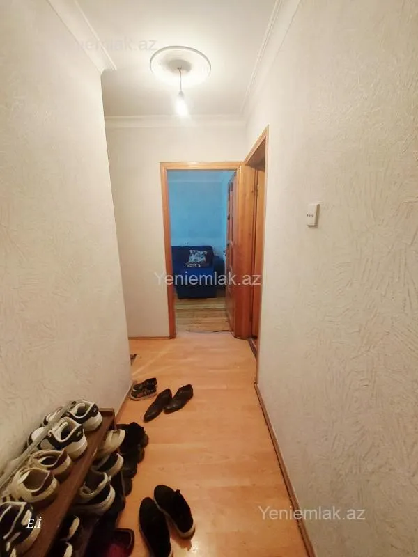 Satılır 3 otaqlı köhnə tikili 75 m²