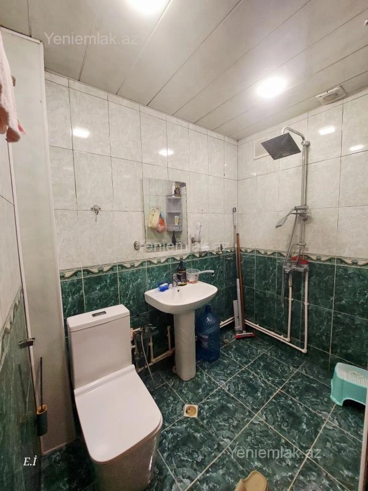 Satılır 3 otaqlı köhnə tikili 75 m²