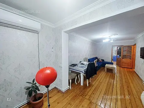 Satılır 3 otaqlı köhnə tikili 75 m²