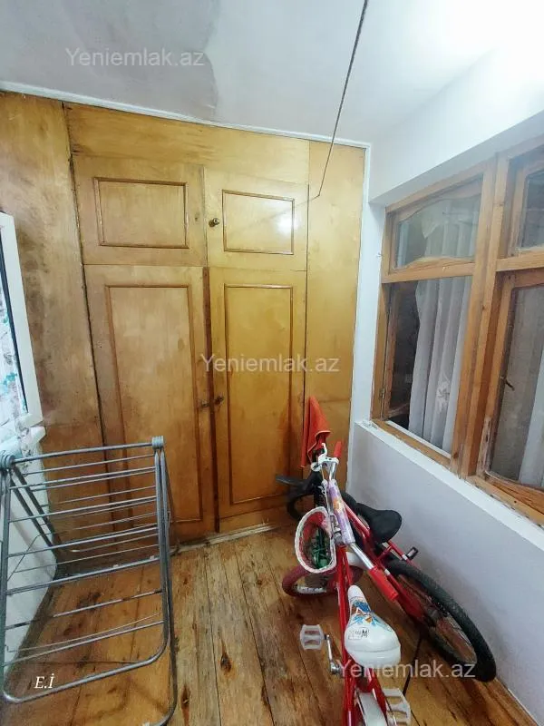 Satılır 3 otaqlı köhnə tikili 75 m²