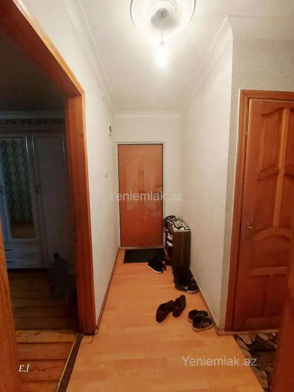Satılır 3 otaqlı köhnə tikili 75 m²